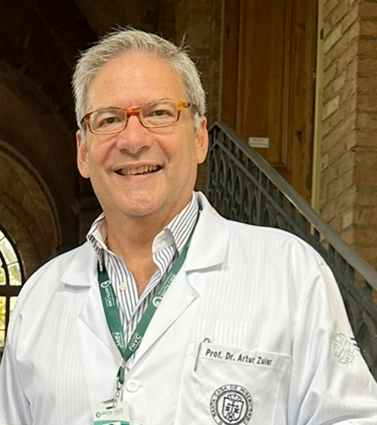 Dr. Artur Zular - Coordenador
